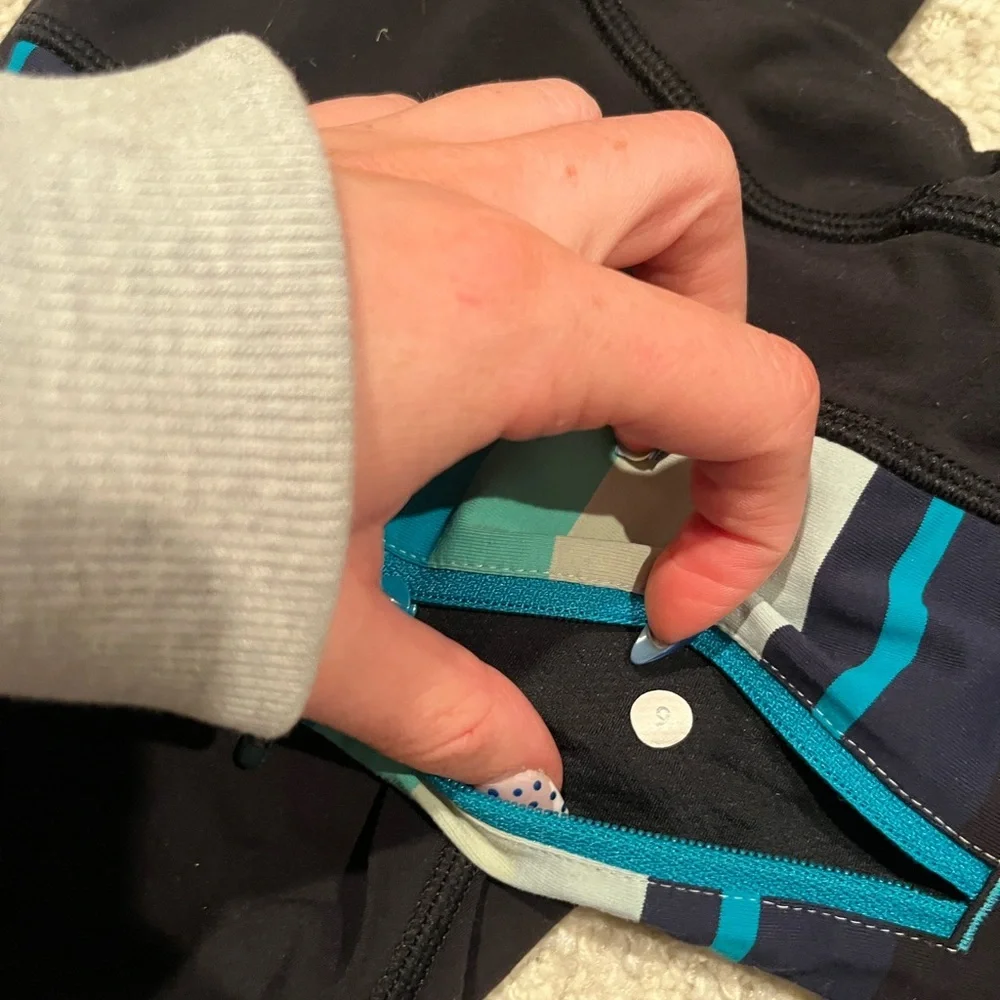 Black Lululemon Athletica Leggings Sz 6 Blue & Teal Striped Waistband Yoga Pants